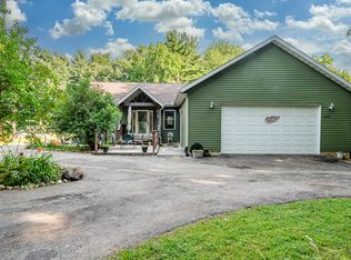 3045 Little Glendora Rd, Buchanan, MI 49107