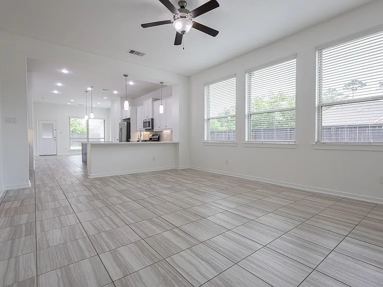 12226 Castano Creek Dr — Photo 3