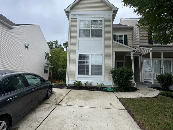 13121 Misty Glen Ln, Fairfax, VA 22033