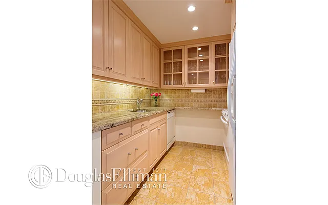 Sold by Douglas Elliman | media 22