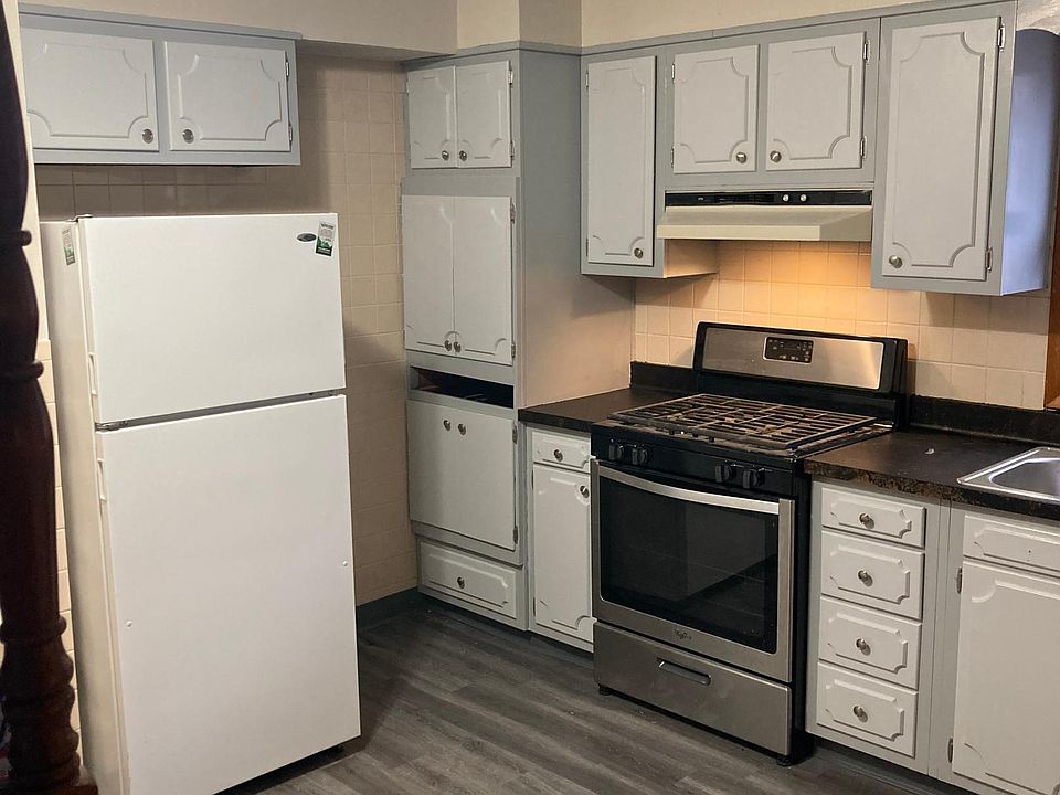 1st image of 41 Pendennis Pl #2