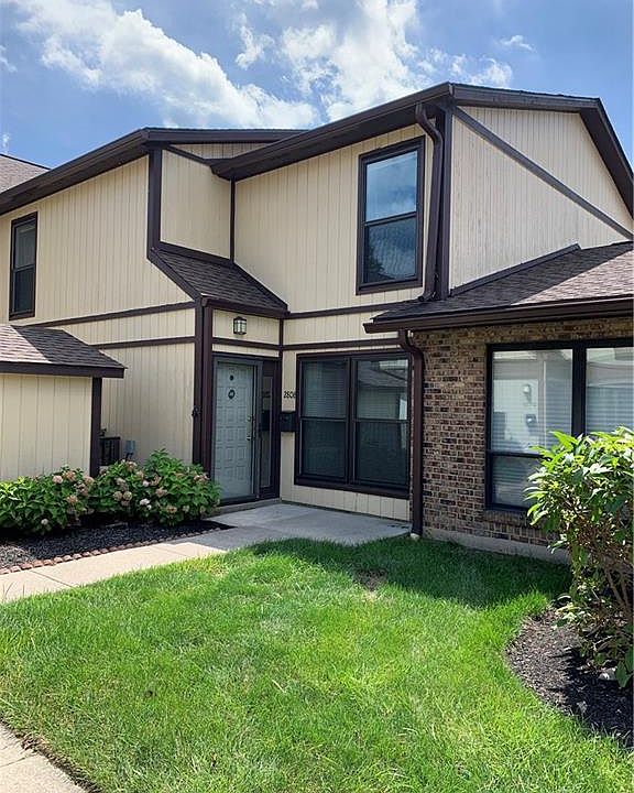 1st image of 2808 Foxwood Ct #101