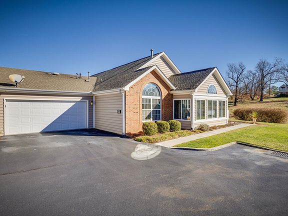 2nd image of 236 Avonlea Pl