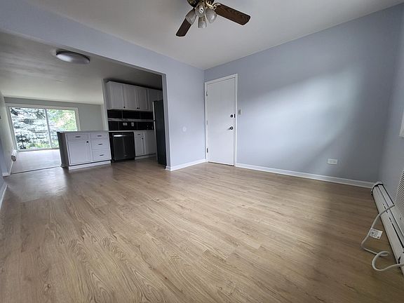4th image of 5637 Edge Lake Dr APT 1W