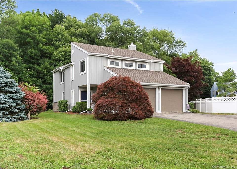1st image of 11 Lantern Cir