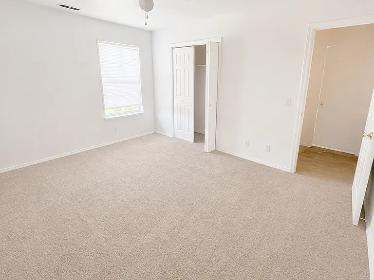 Willow Park Apartments — Photo 33