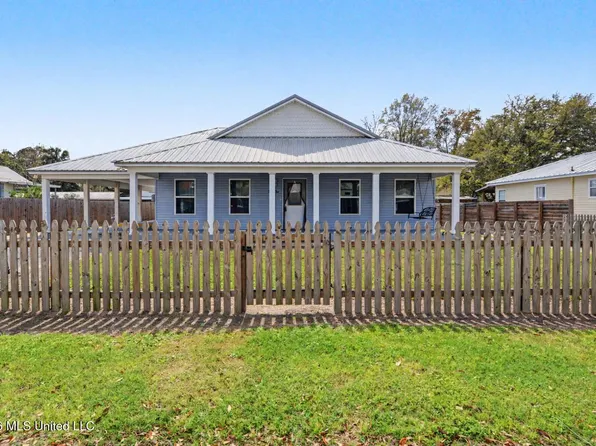310 Saint John St, Bay Saint Louis, MS 39520