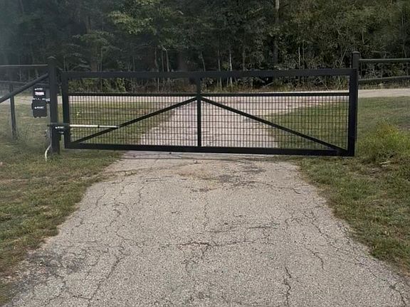 4th image of 13284 Calhoun Rd