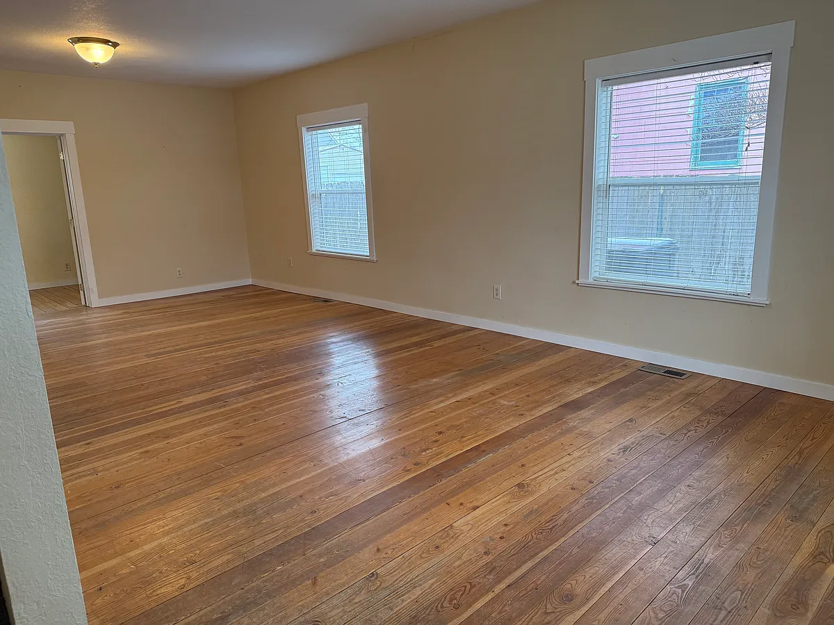Building Photo - 316 Lavina Ave