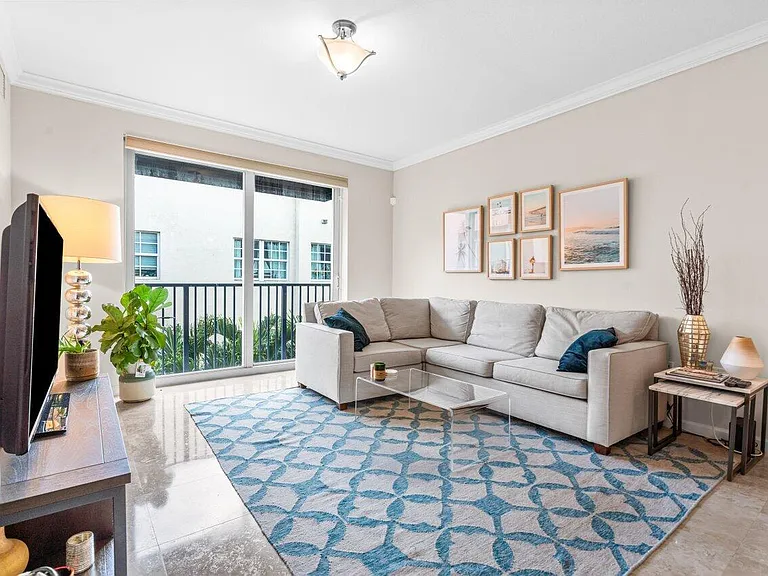 235 NE 1st St #504 — Photo 9
