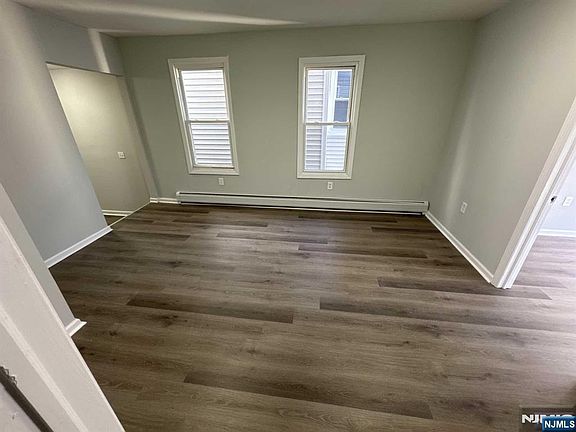 3rd image of 108 Madison St