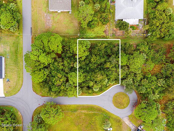 2nd image of 1817 Jayhawk Ct NW