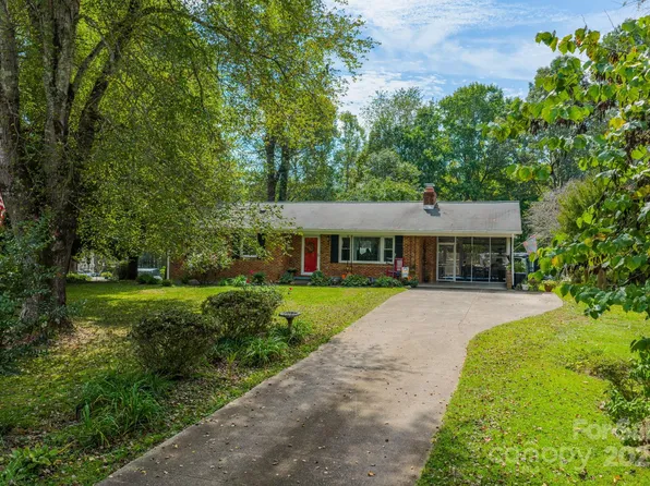 3651 Pea Ridge Rd, Morganton, NC 28655