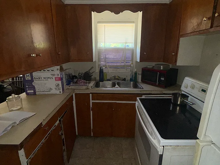 2625 Seneca St — Photo 18