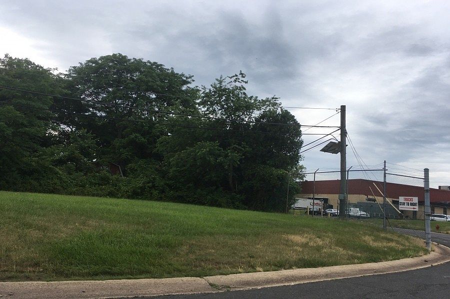2nd image of 434 Elizabeth Ave