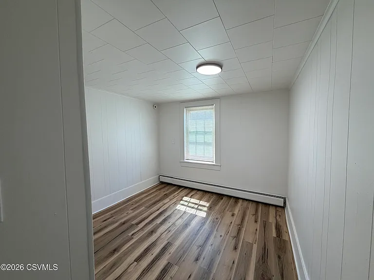 154 E 4th St — Photo 9