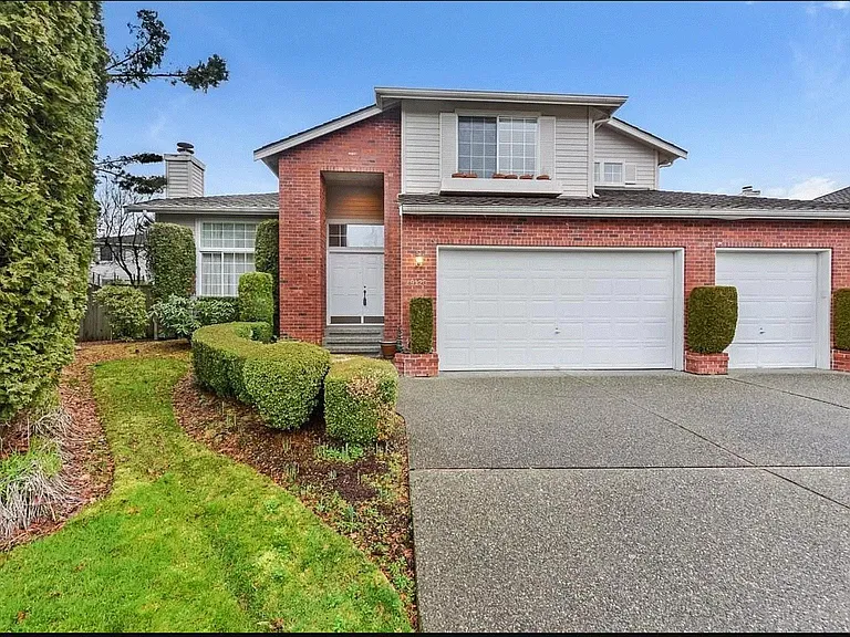 19120 NE 46th Ct — Photo 1