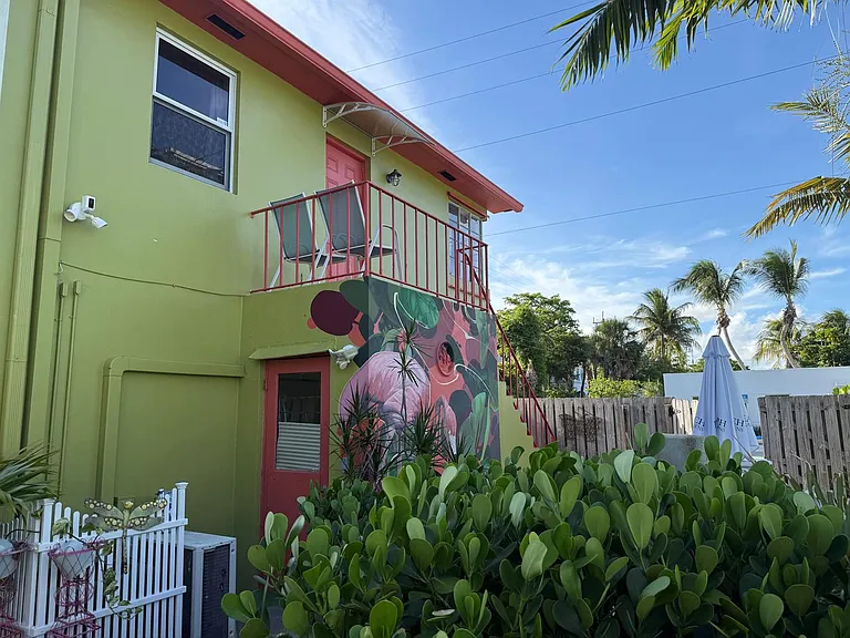 15 N Ocean Ln #3 — Photo 2