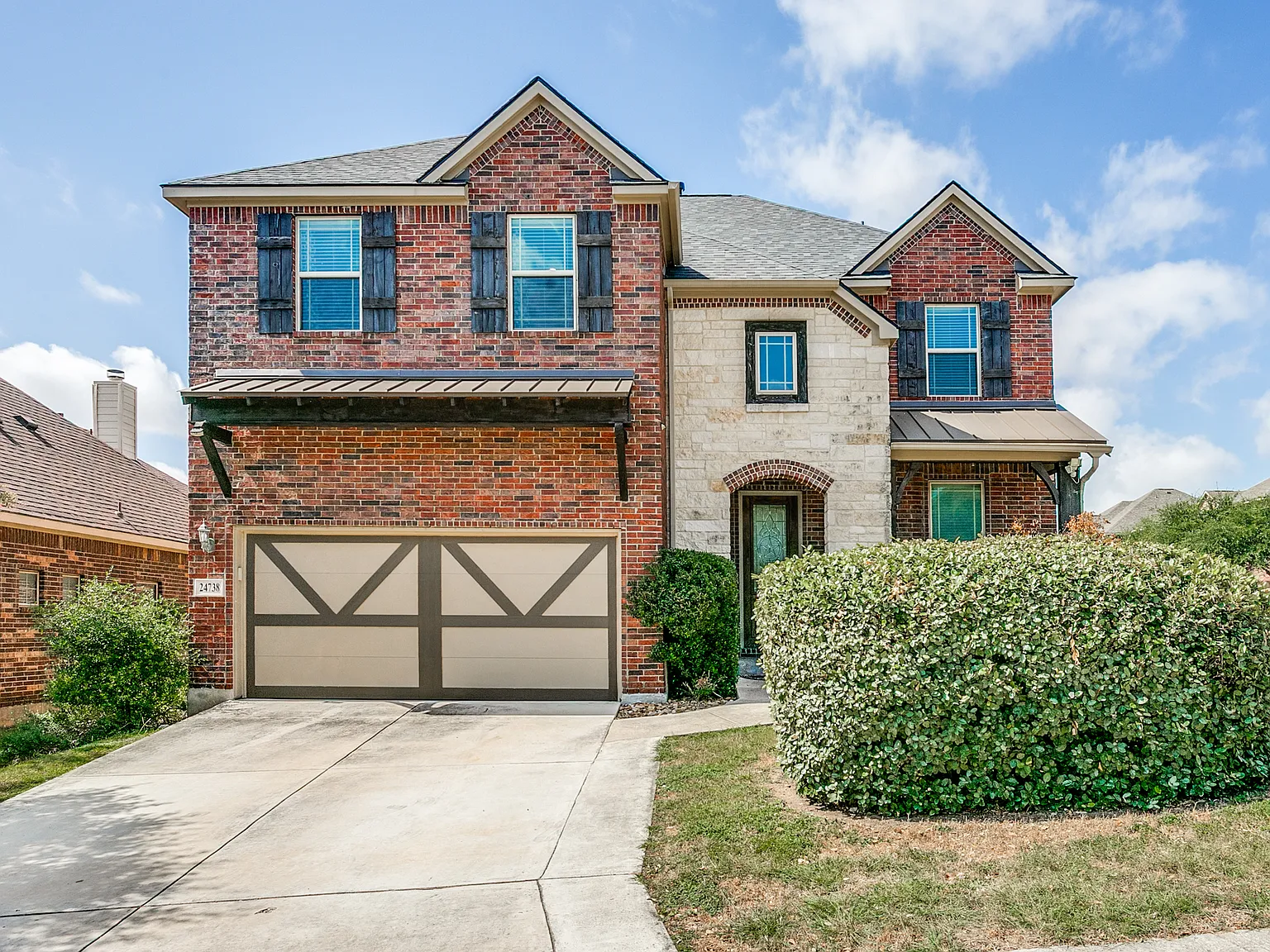 5 bed, 2848 sqft, $3,000 — Photo 2
