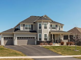 8670 Ambergate Dr, Victoria, MN 55386