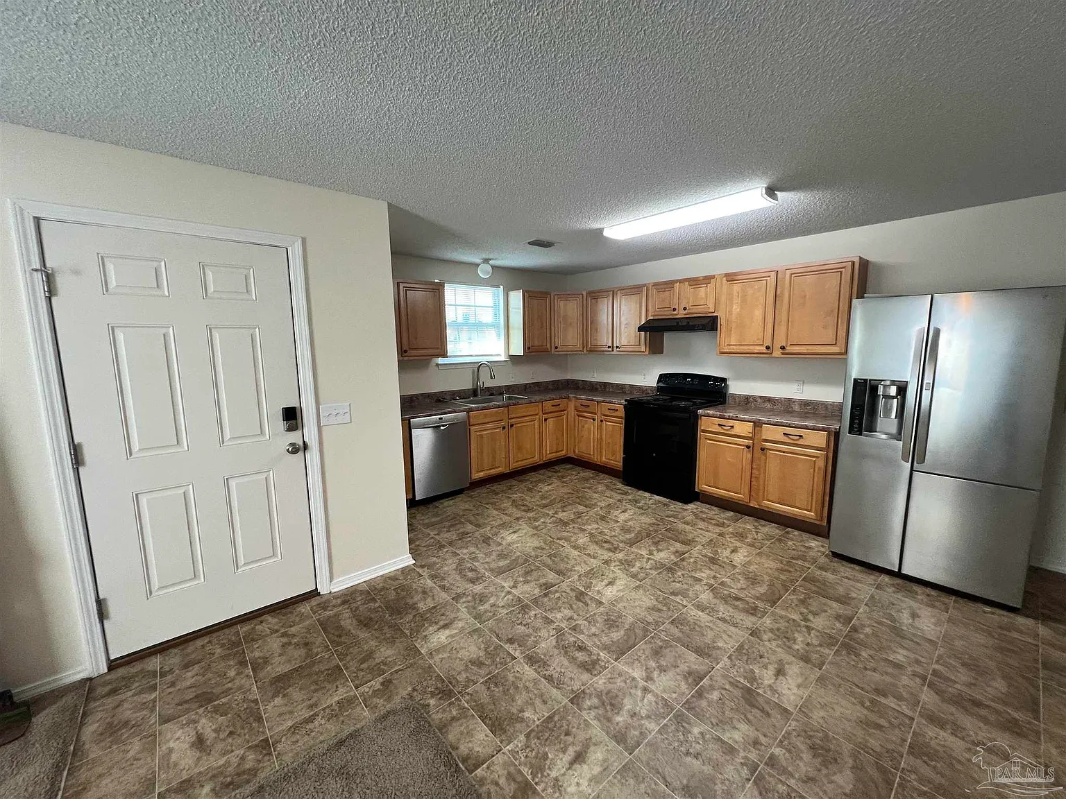 3 bed, 1087 sqft, $1,395 — Photo 3