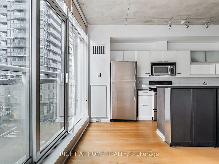 333 Adelaide St E #418 — Photo 10