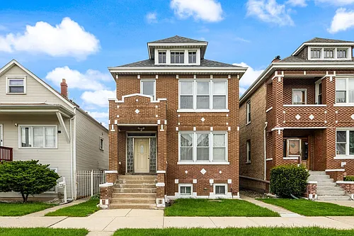 4749 S Keeler Ave #2 Photo 1