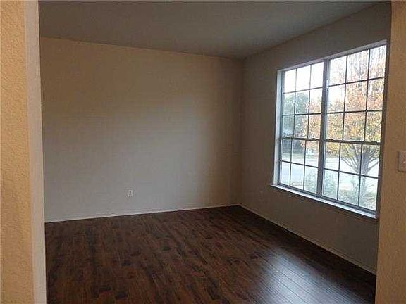 5th image of 8129 Avella Dr