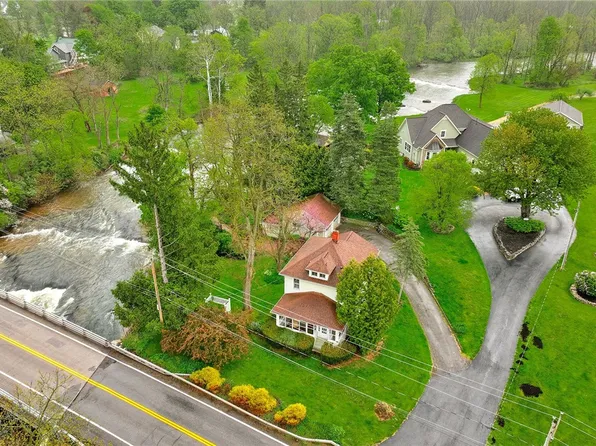 7886 Martin Rd, Honeoye Falls, NY 14472