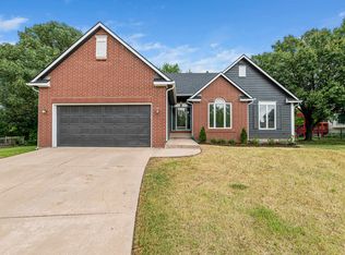 2175 S Cooper Ct, Wichita, KS 67207