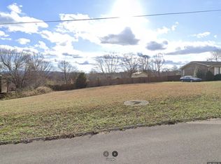 Devon St, Seymour, TN 37865