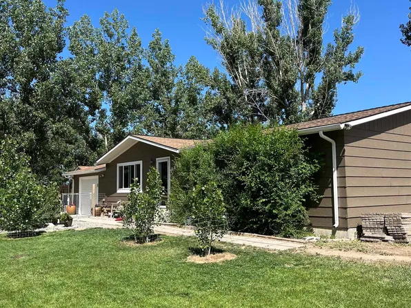 137 Riverview Ave W, Byron, WY 82412