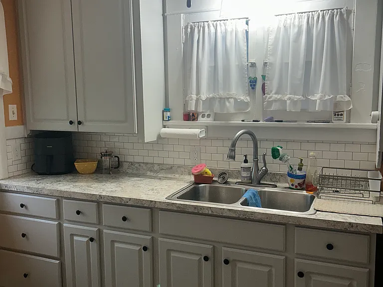 222 McKinley Ave — Photo 2