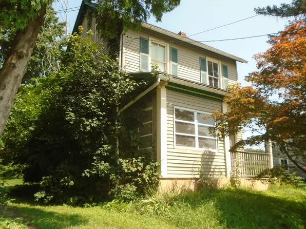 8745 Ashfield Rd, Slatington, PA 18080