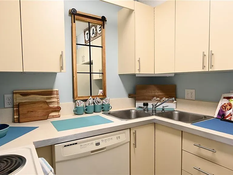 303 Atlantic Ave #402 — Photo 10
