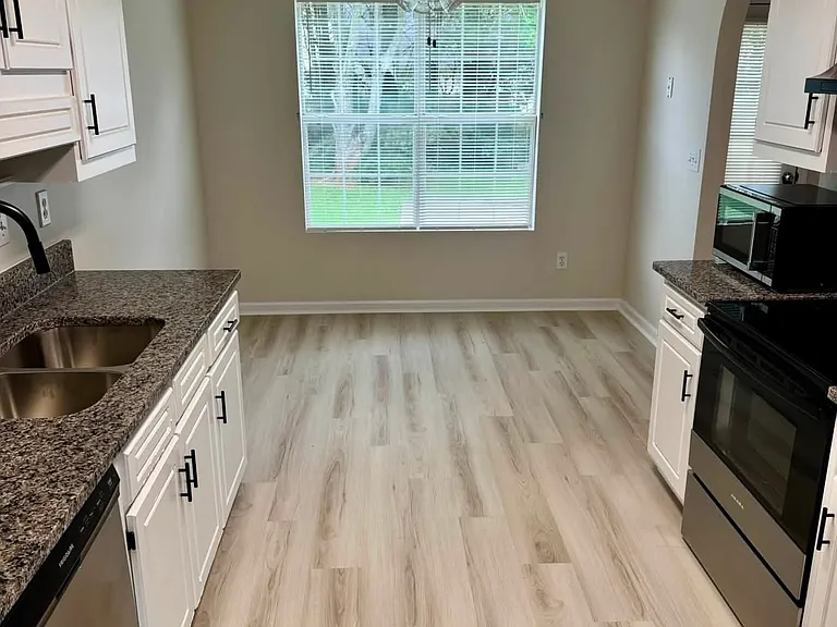 601 Windsor Dr — Photo 13