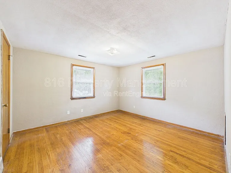 639 S Crysler Ave #D — Photo 6