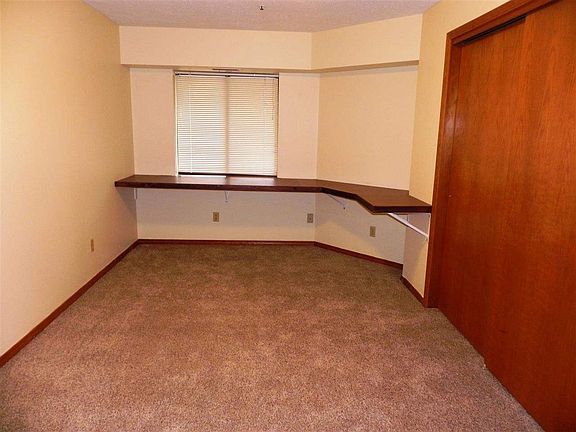 5th image of 221 E Rockwood Blvd APT 519