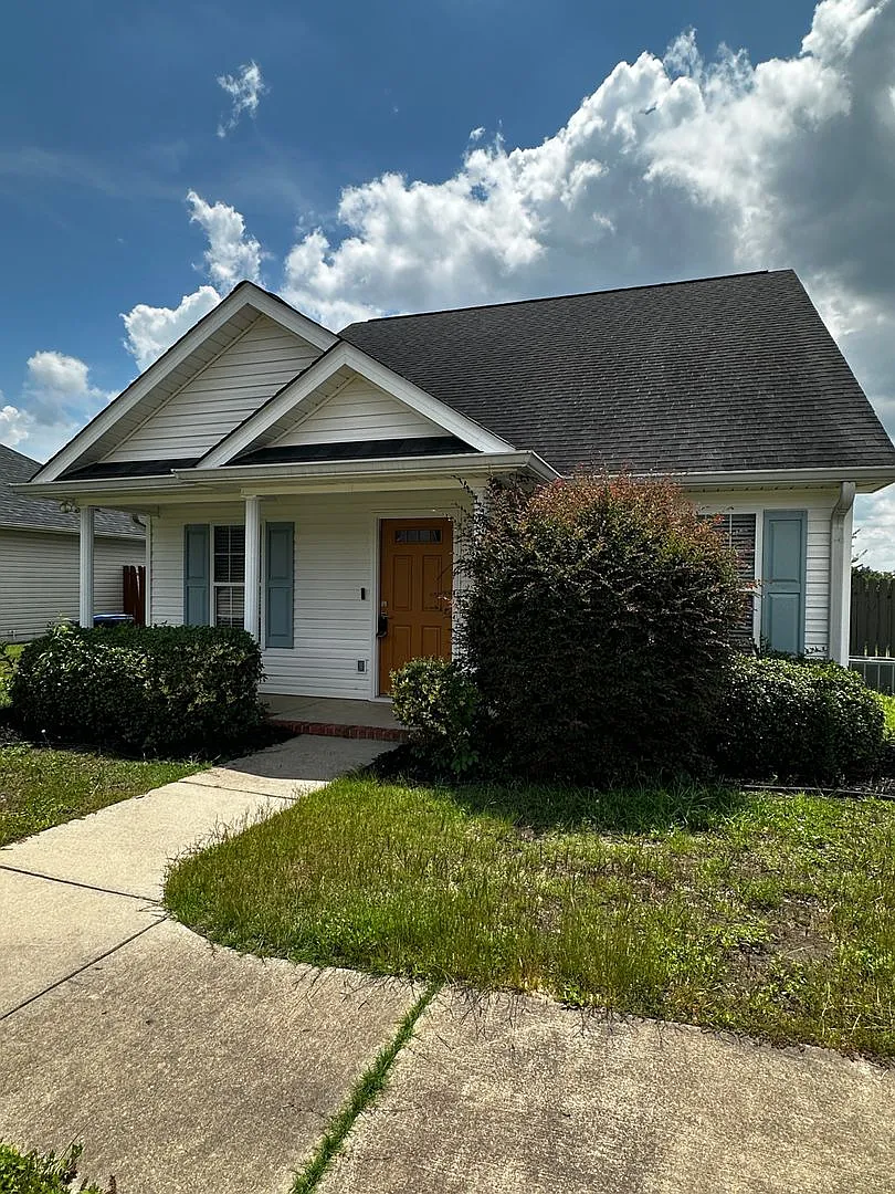 Building Photo - 2120 Whitney South Dr