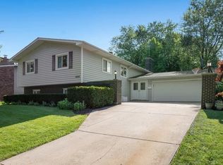 5906 Dover Dr, Lisle, IL 60532