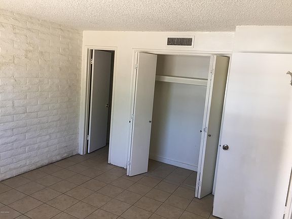 5th image of 315 E Blacklidge Dr
