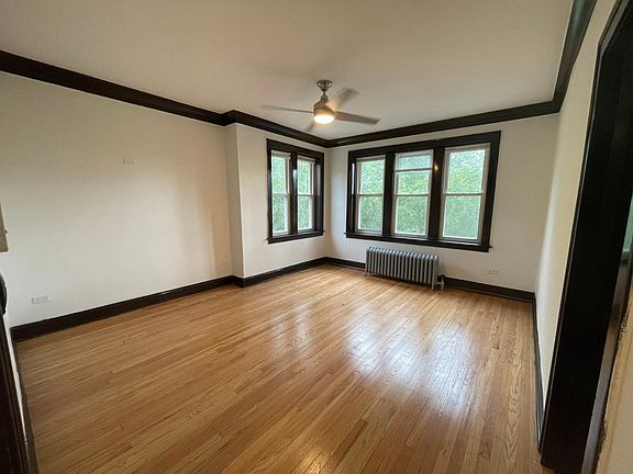 4th image of 3820 W Schubert Ave #3F