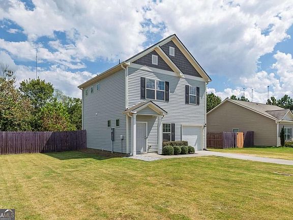 3rd image of 105 Colonial Dr