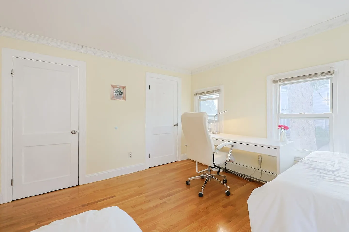 3 bed, 1350 sqft, $3,600 — Photo 3