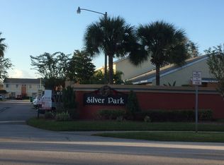 32 Silver Swan Ct, Kissimmee, FL 34743