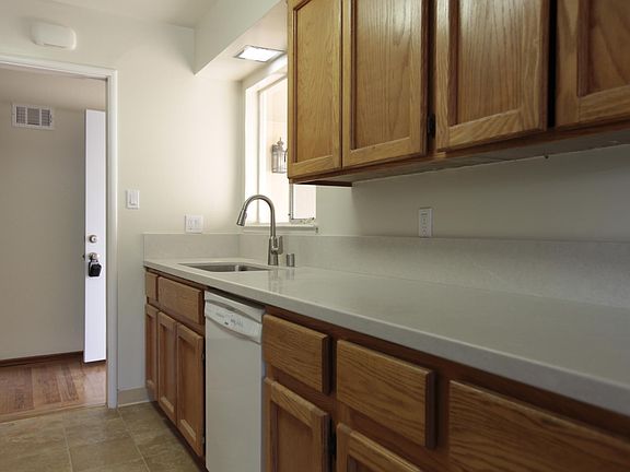 5th image of 1640 Sparrow Ct