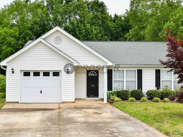 1925 Country Apple Ct, Fountain Inn, SC 29644
