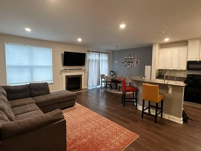 3209 Krista Ln — Photo 4