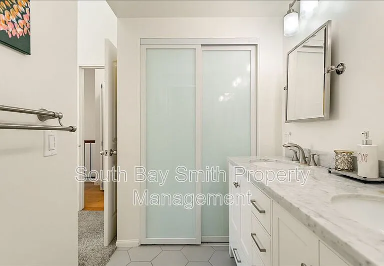 231 N Broadway #2 — Photo 7
