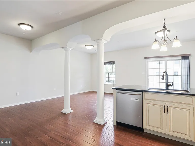 20 Delano Dr — Photo 9